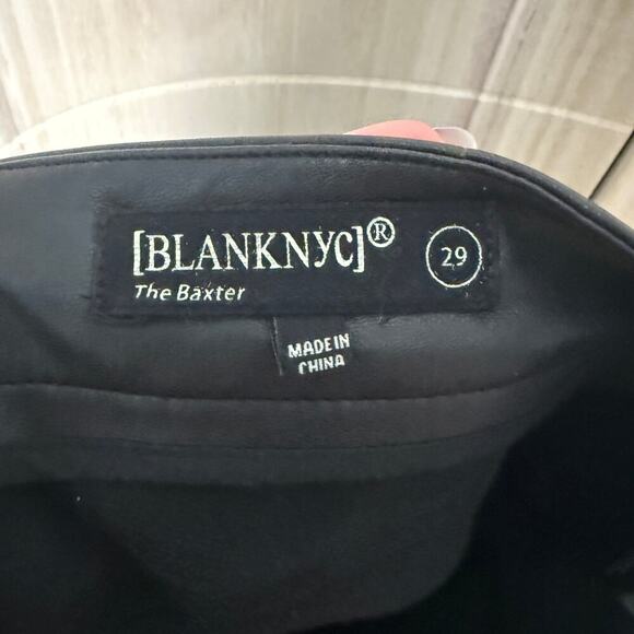 Blank NYC Baxter Ribcage Straight Leg Pants Faux Leather Black Size 29 - Picture 4 of 5